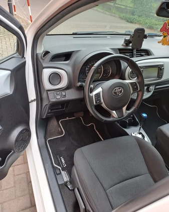 Toyota Yaris cena 32000 przebieg: 174000, rok produkcji 2012 z Warszawa małe 92